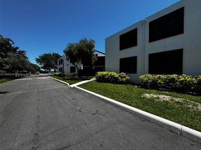 216 Lake Pointe Dr 120, Oakland Park FL 33309