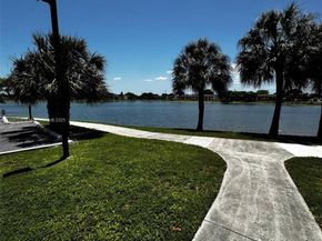 216 Lake Pointe Dr 120, Oakland Park FL 33309
