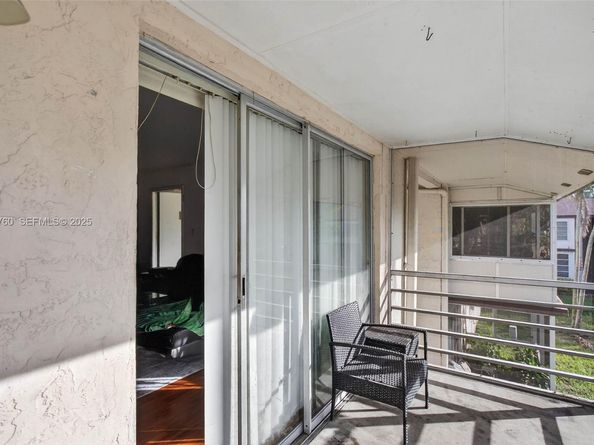 370 E Laurel Dr 6E, Margate FL 33063