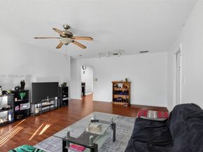 370 E Laurel Dr 6E, Margate FL 33063