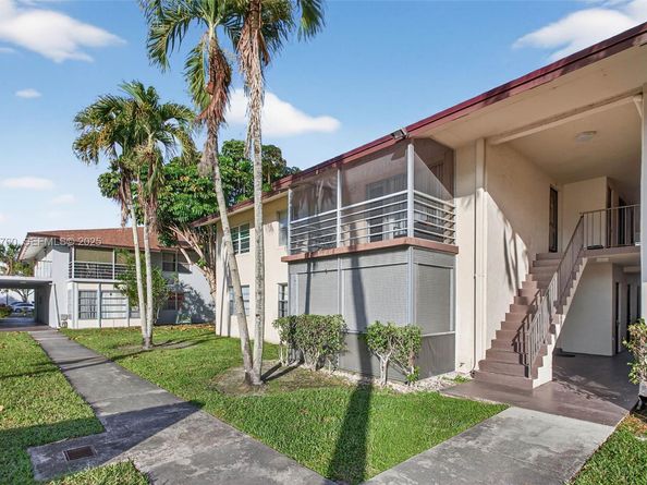 370 E Laurel Dr 6E, Margate FL 33063