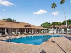 370 E Laurel Dr 6E, Margate FL 33063