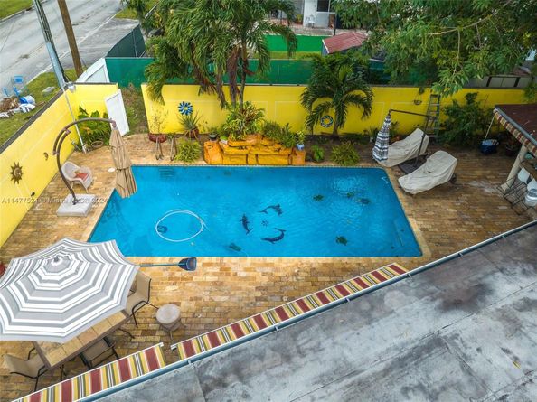 901 E 32nd St, Hialeah FL 33013