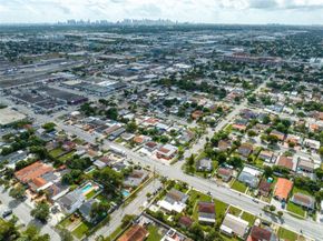 901 E 32nd St, Hialeah FL 33013