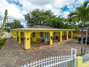 901 E 32nd St, Hialeah FL 33013