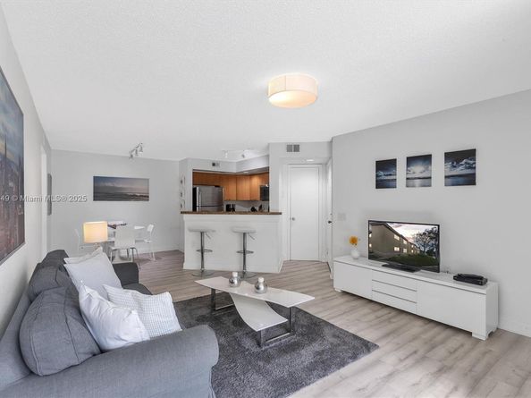 12980 Vista Isles Dr 317, Sunrise FL 33325