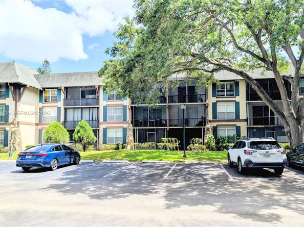 3720 Inverrary Dr 1J, Lauderhill FL 33319