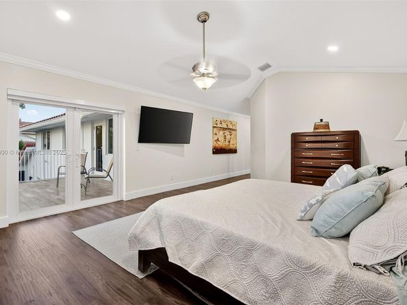 20230 NW 7th St, Pembroke Pines FL 33029