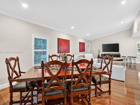 20230 NW 7th St, Pembroke Pines FL 33029