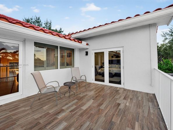 20230 NW 7th St, Pembroke Pines FL 33029