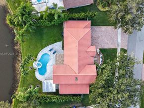 20230 NW 7th St, Pembroke Pines FL 33029