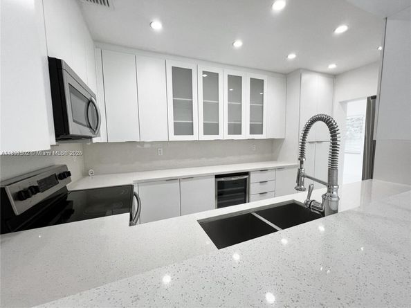5401 W Broward Blvd, Plantation FL 33317