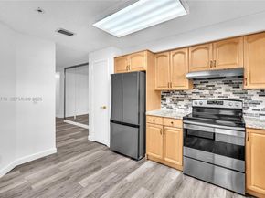 3405 Emerald Oaks Dr 207, Hollywood FL 33021