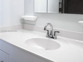 1600 S Ocean Dr 17D, Hollywood FL 33019