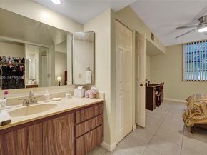 1713 Whitehall Dr 304, Davie FL 33324