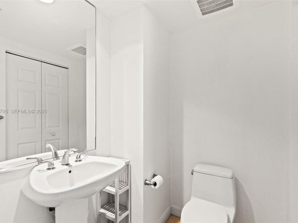 1755 E Hallandale Beach Blvd 501E, Hallandale Beach FL 33009