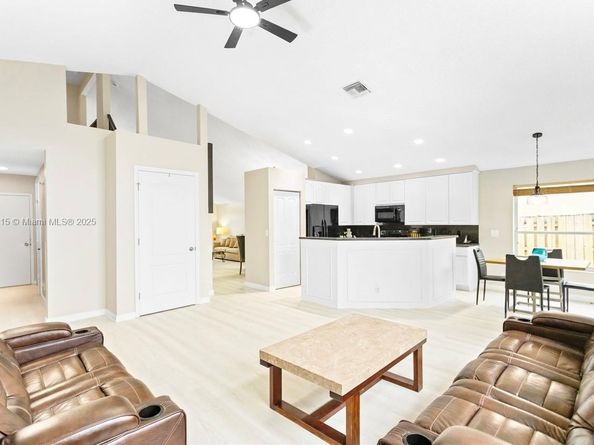 13224 NW 12th St, Pembroke Pines FL 33028