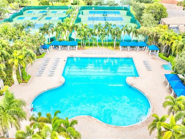 13224 NW 12th St, Pembroke Pines FL 33028