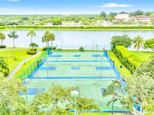 13224 NW 12th St, Pembroke Pines FL 33028