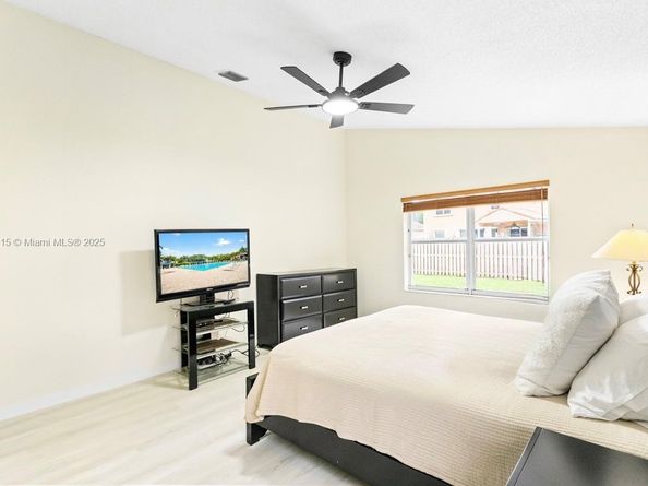 13224 NW 12th St, Pembroke Pines FL 33028