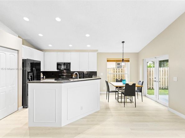 13224 NW 12th St, Pembroke Pines FL 33028