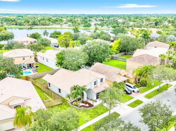 13224 NW 12th St, Pembroke Pines FL 33028