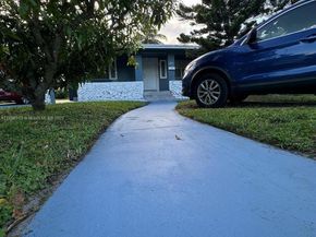 131 Carolina Ave, Fort Lauderdale FL 33312