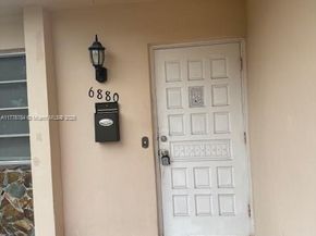 6880 Scott St, Hollywood FL 33024