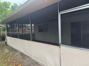 6880 Scott St, Hollywood FL 33024