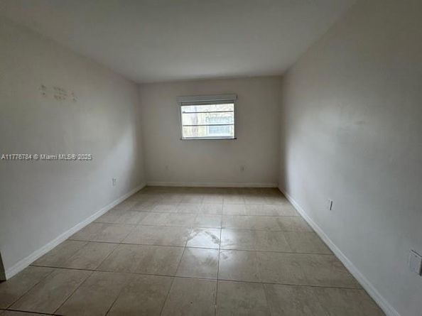 6880 Scott St, Hollywood FL 33024