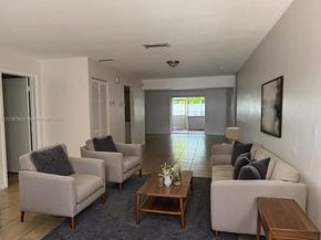 6880 Scott St, Hollywood FL 33024