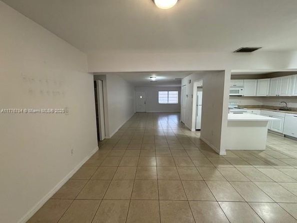 6880 Scott St, Hollywood FL 33024