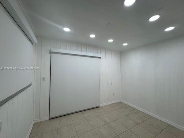 6880 Scott St, Hollywood FL 33024