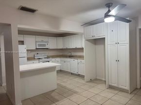 6880 Scott St, Hollywood FL 33024