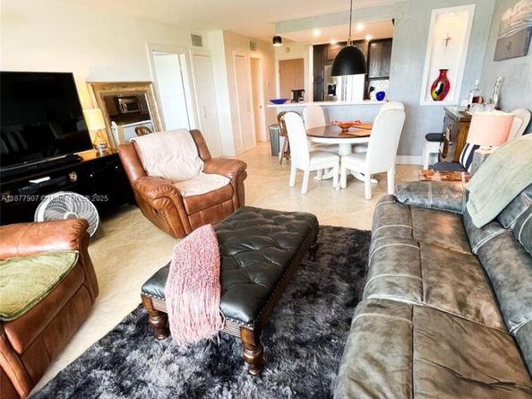 340 Sunset Dr 907, Fort Lauderdale FL 33301