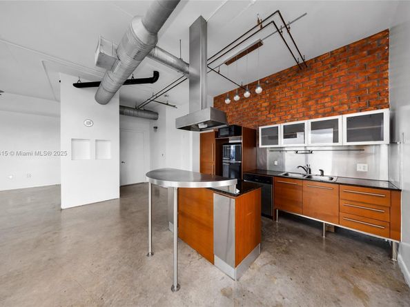 10 SW South River Dr PHI15, Miami FL 33130