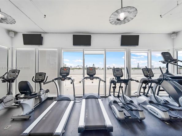 10 SW South River Dr PHI15, Miami FL 33130