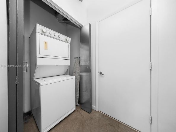 10 SW South River Dr PHI15, Miami FL 33130