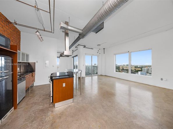 10 SW South River Dr PHI15, Miami FL 33130