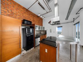 10 SW South River Dr PHI15, Miami FL 33130