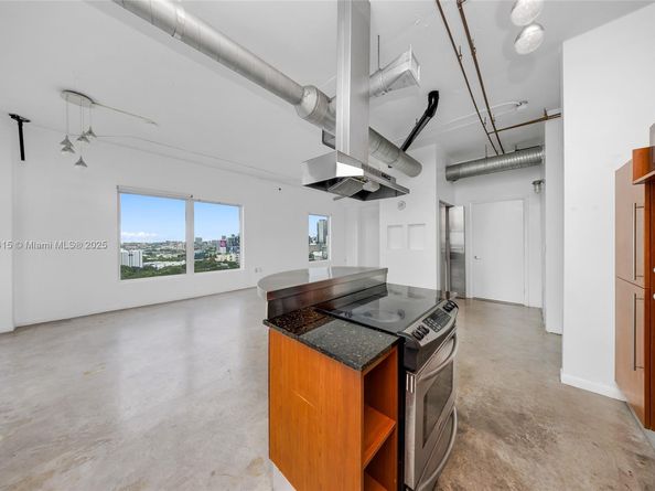 10 SW South River Dr PHI15, Miami FL 33130
