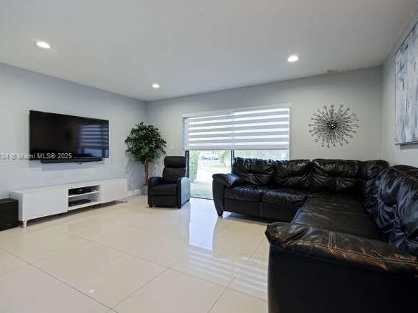 7126 SW 103rd Pl, Miami FL 33173