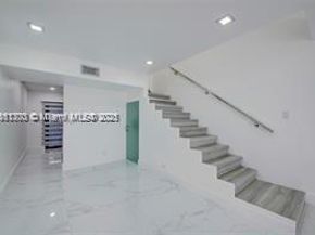 455 NE 210th  Ter, Miami FL 33179