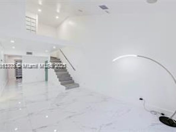 455 NE 210th  Ter, Miami FL 33179