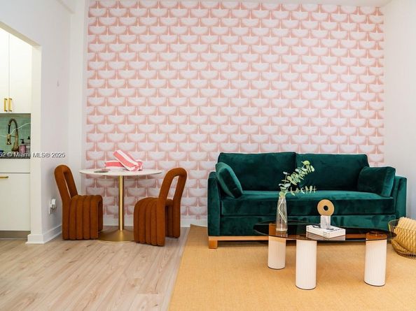 3030 Collins Ave 1E, Miami Beach FL 33140