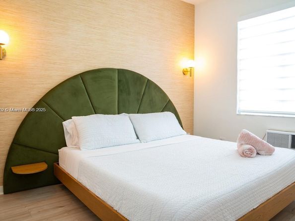 3030 Collins Ave 1E, Miami Beach FL 33140