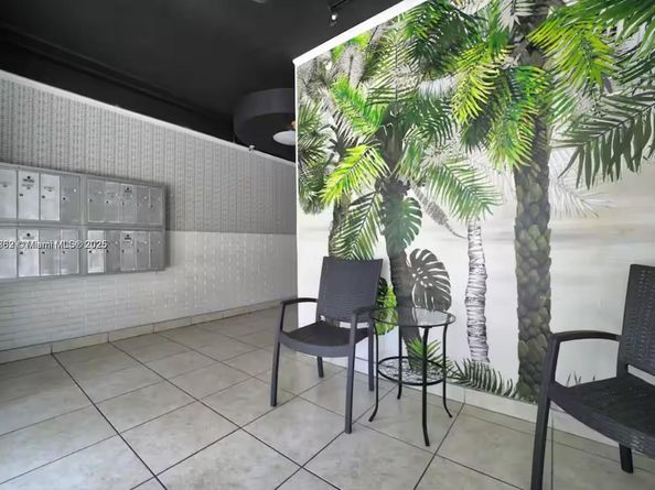 3030 Collins Ave 1E, Miami Beach FL 33140