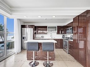 600 NE 36th St 218, Miami FL 33137