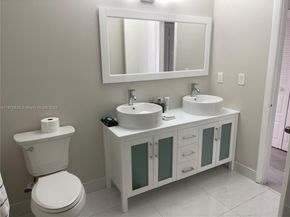 8203 NW 9th Ct 2, Plantation FL 33324