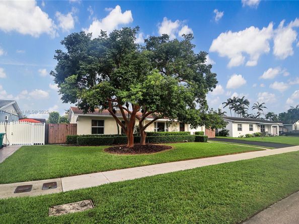 11560 SW 121st Ave, Miami FL 33186